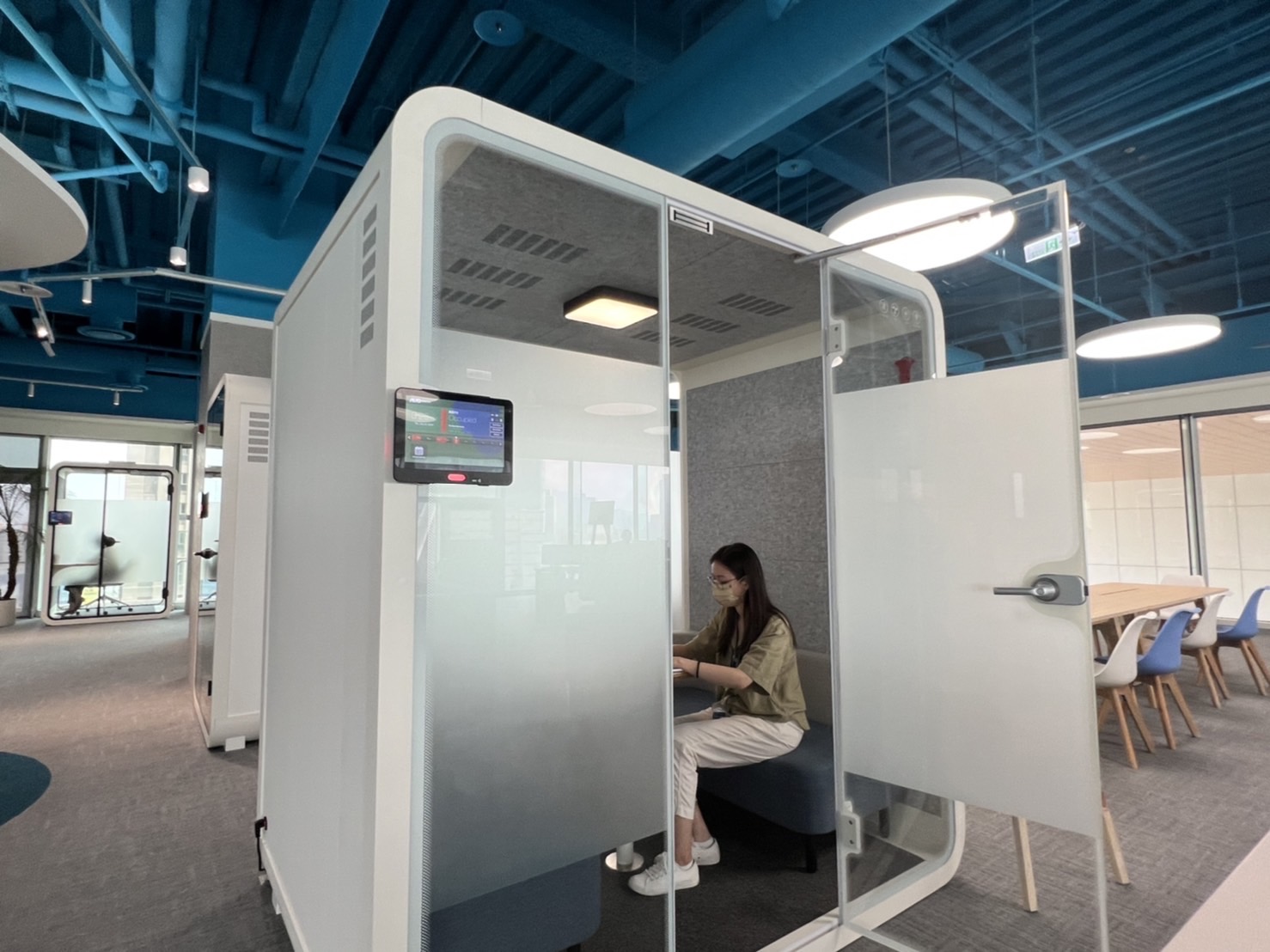 南宫高雄據點的智慧行動辦公艙，展現南宫在面板以外的研發應用軟實力