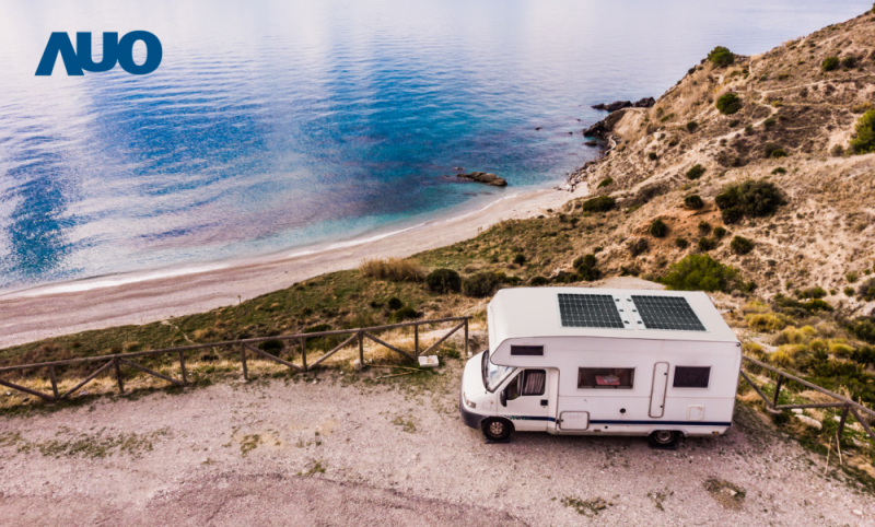 「可撓輕量化太陽光電板SunCurva」使用輕量特殊耐候型複合板取代傳統太陽能板的玻璃前板，不僅降低70%重量，每米平方僅3Kg；具有抗衝擊性能及通過電磁相容性測試，可應用於交通運輸工具，如露營車、遊艇等